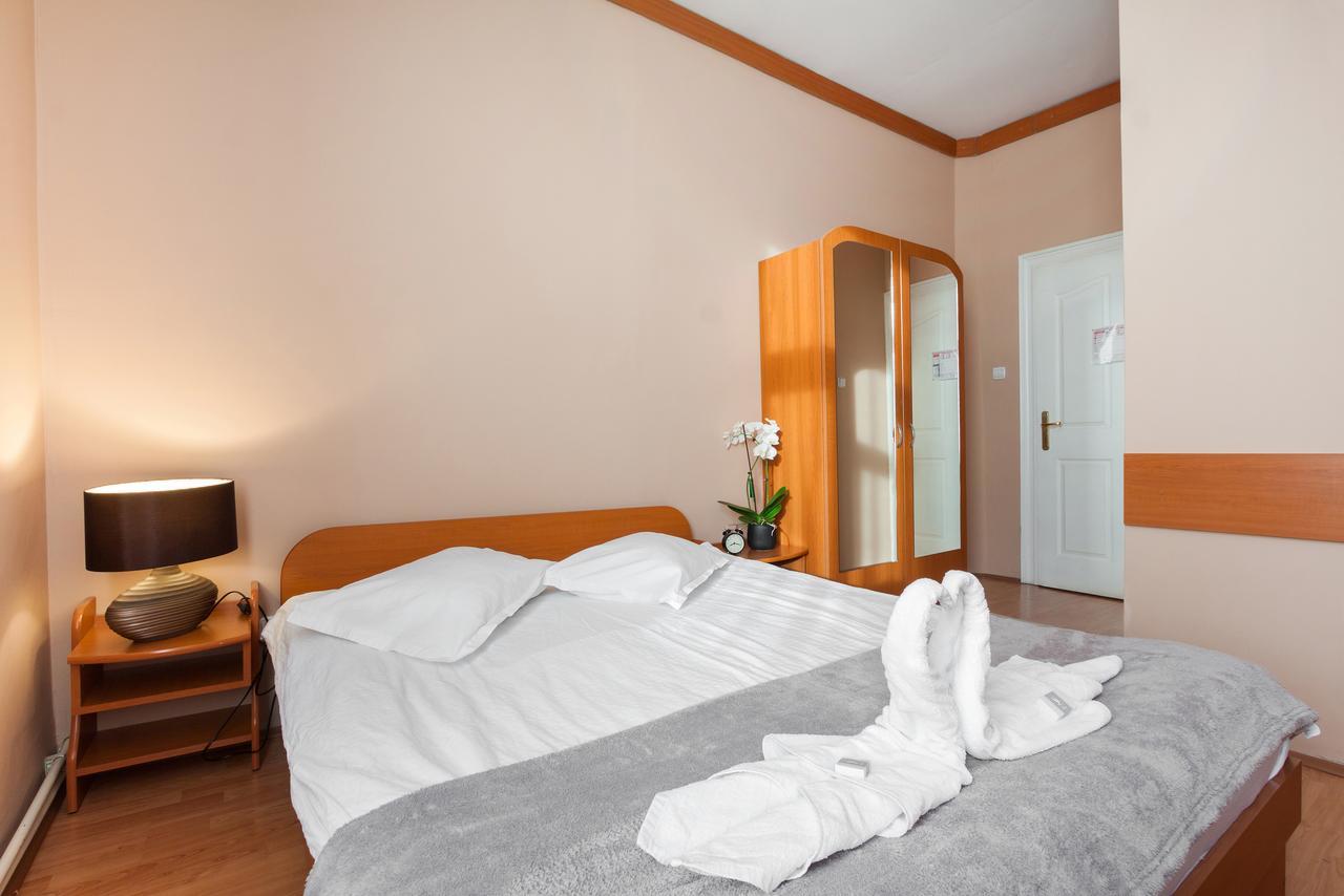 Szilagyi Hotel&Restaurant Gheorgheni  Ngoại thất bức ảnh